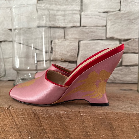 Cynthia Rowley Metallic Gold Foil Satin Wedge Sz: 7 - Picture 7 of 13